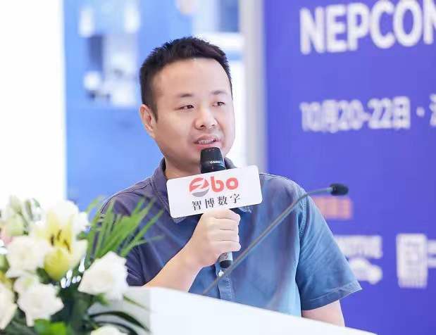 Legyen az intelligens szolgáltató robotok legerősebb agya